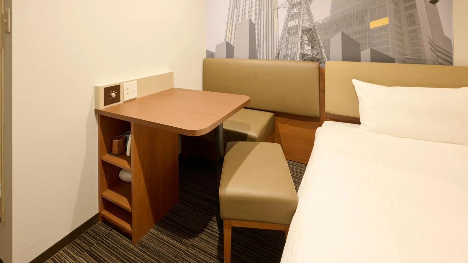 Via Inn Shin Osaka 3*,  Japón